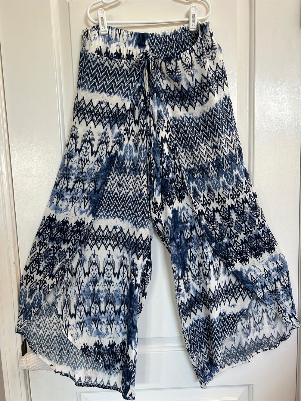 A. Byer Navy and White Printed Tie-Waist Wide Leg Pants-M